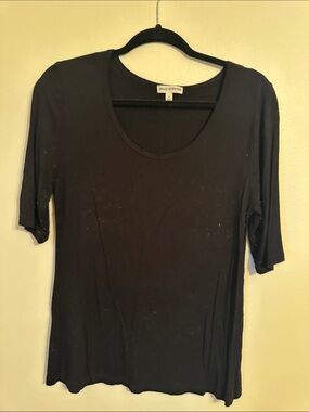 Zenana Outfitters Black Scoop Neck Short Sleeve Tee